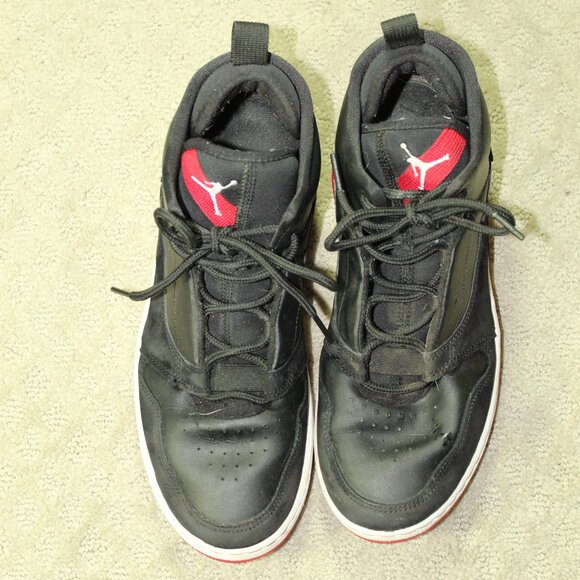 Men's 8.5 - Jordan Fadeaway Bred Mid-Top Basketball shoes - Picture 2 of 8